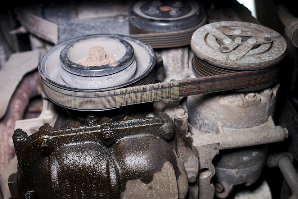 Течь в области переднего сальника коленчатого вала Ford Focus III