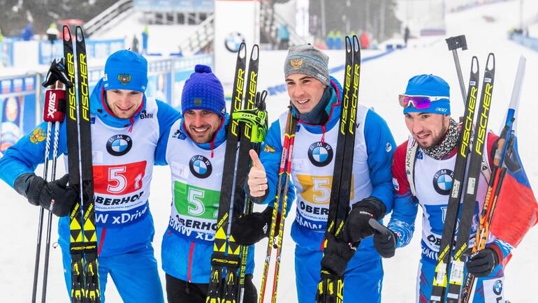 Мужская эстафетная четверка после победы в Оберхофе (слева направо: Максим Цветков, Евгений Гараничев, Дмитрий Малышко, Александр Логинов)