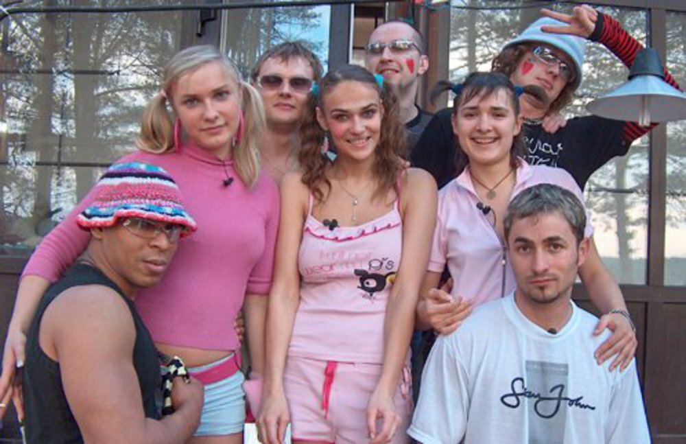 Сцены и участники Дома-2 в 2003 году Фотопанорама