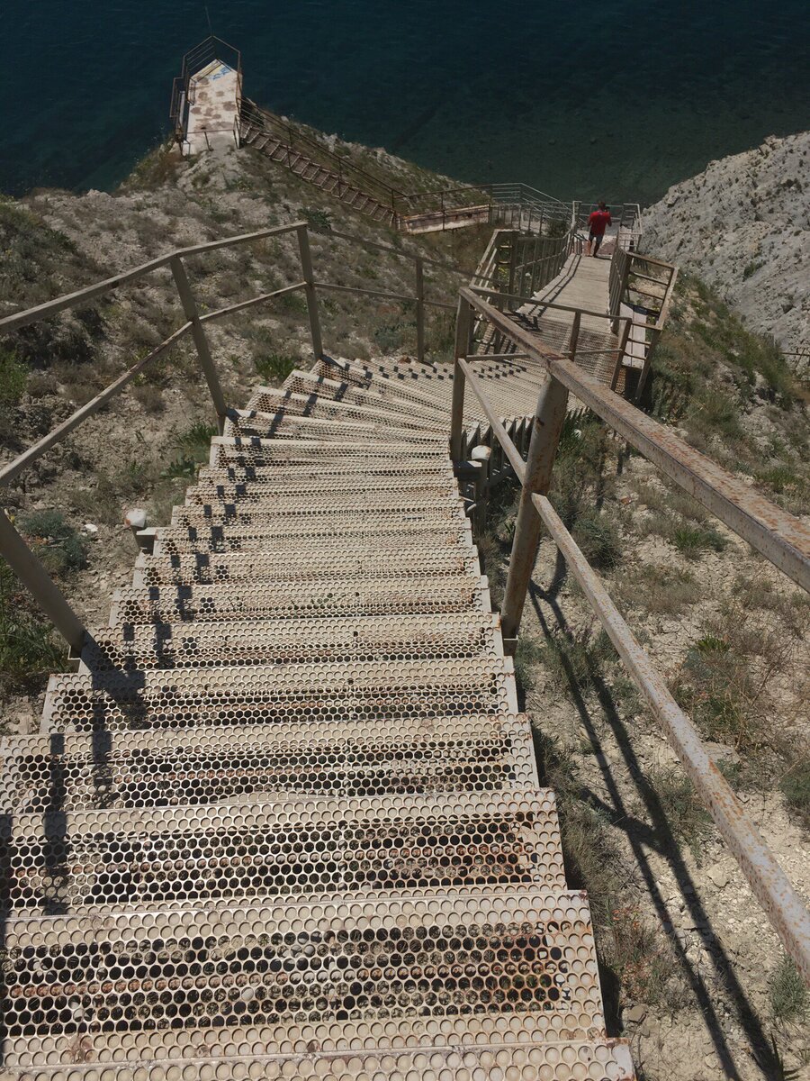 лестница спуск к морю