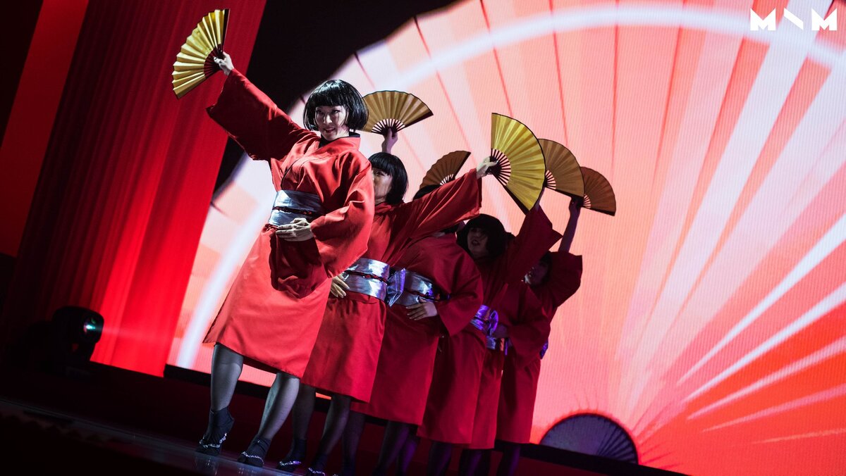 Бриллиантовая конференция компании Oriflame в Токио. Открывающий номер