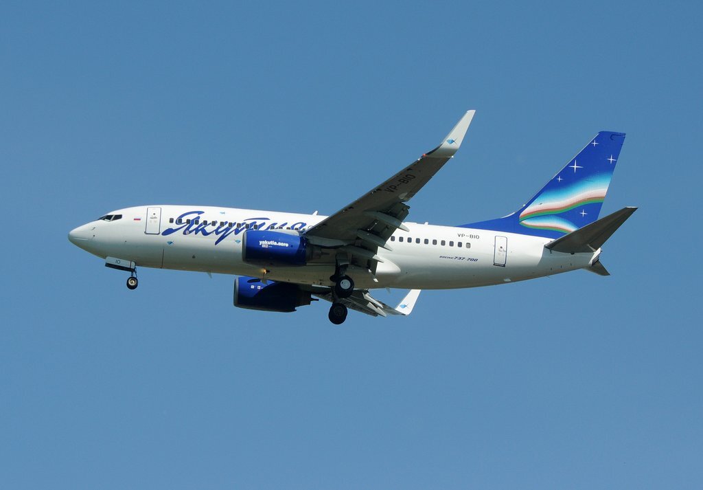  Парк а/к "Якутия" пополнился вторым Боингом 737-700. Первого удалось снять неделей ранее (https://max-sky.livejournal.com/405418.html), а в воскресенье к нам прибыла новинка. Погода была значительно лучше, так что снимать было в удовольствие

