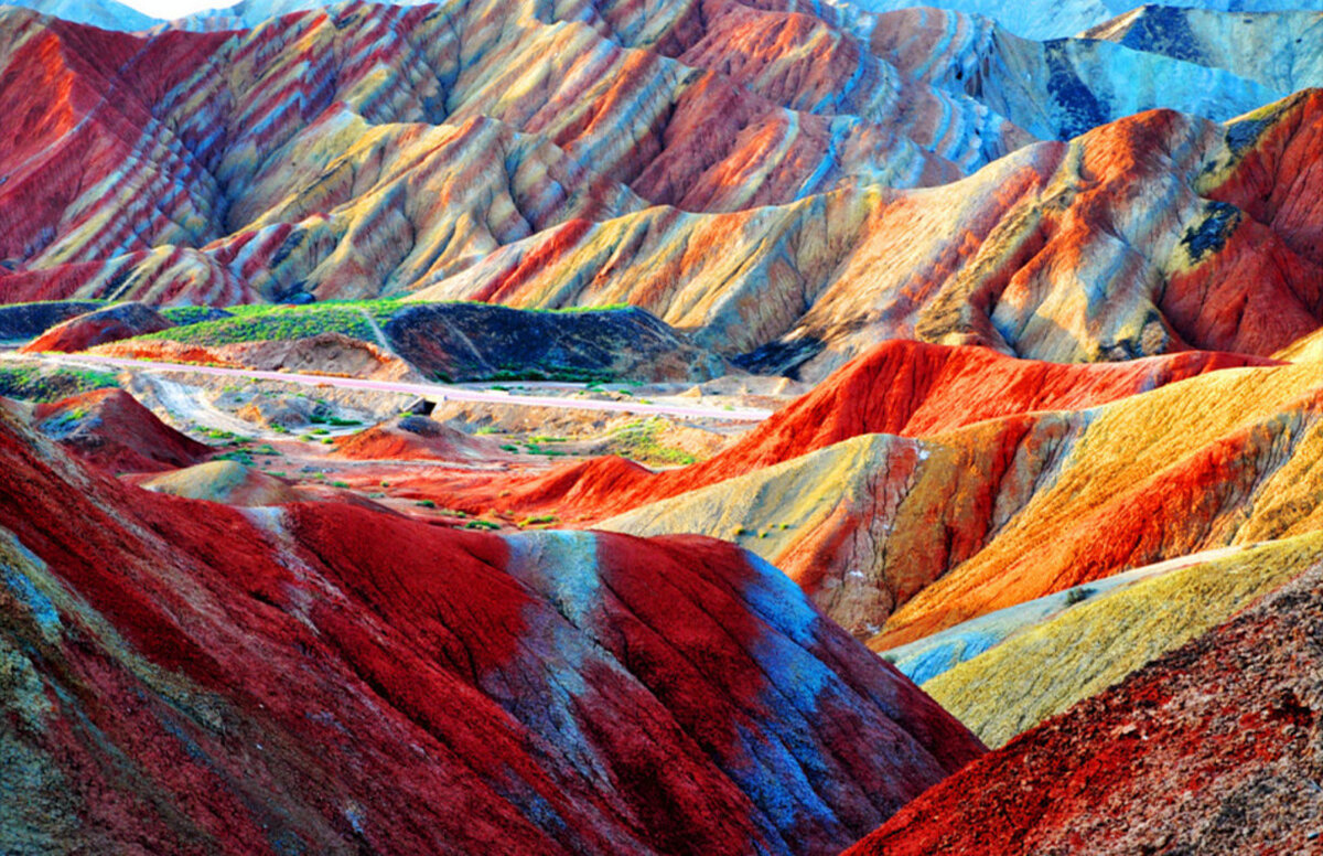 7 of the World's Most Colorful Places Colorful places, Rainbow mountain, Mountai