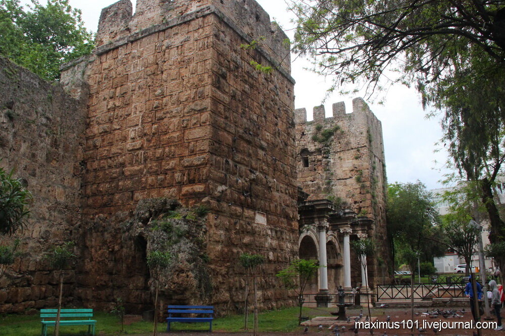 Стены христианского города Антальи.

