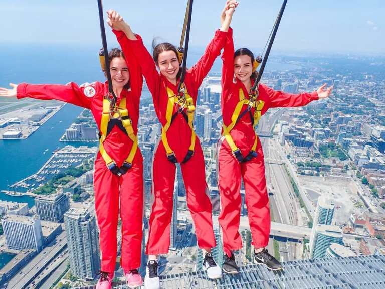 @cntower