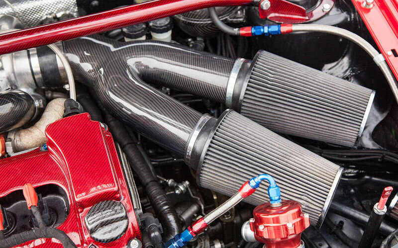 Воздушный фильтр нулевого сопротивления. Ну очень «спортивный» имидж! Многие искренне не понимают, почему их не устанавливают на все машины серийно...