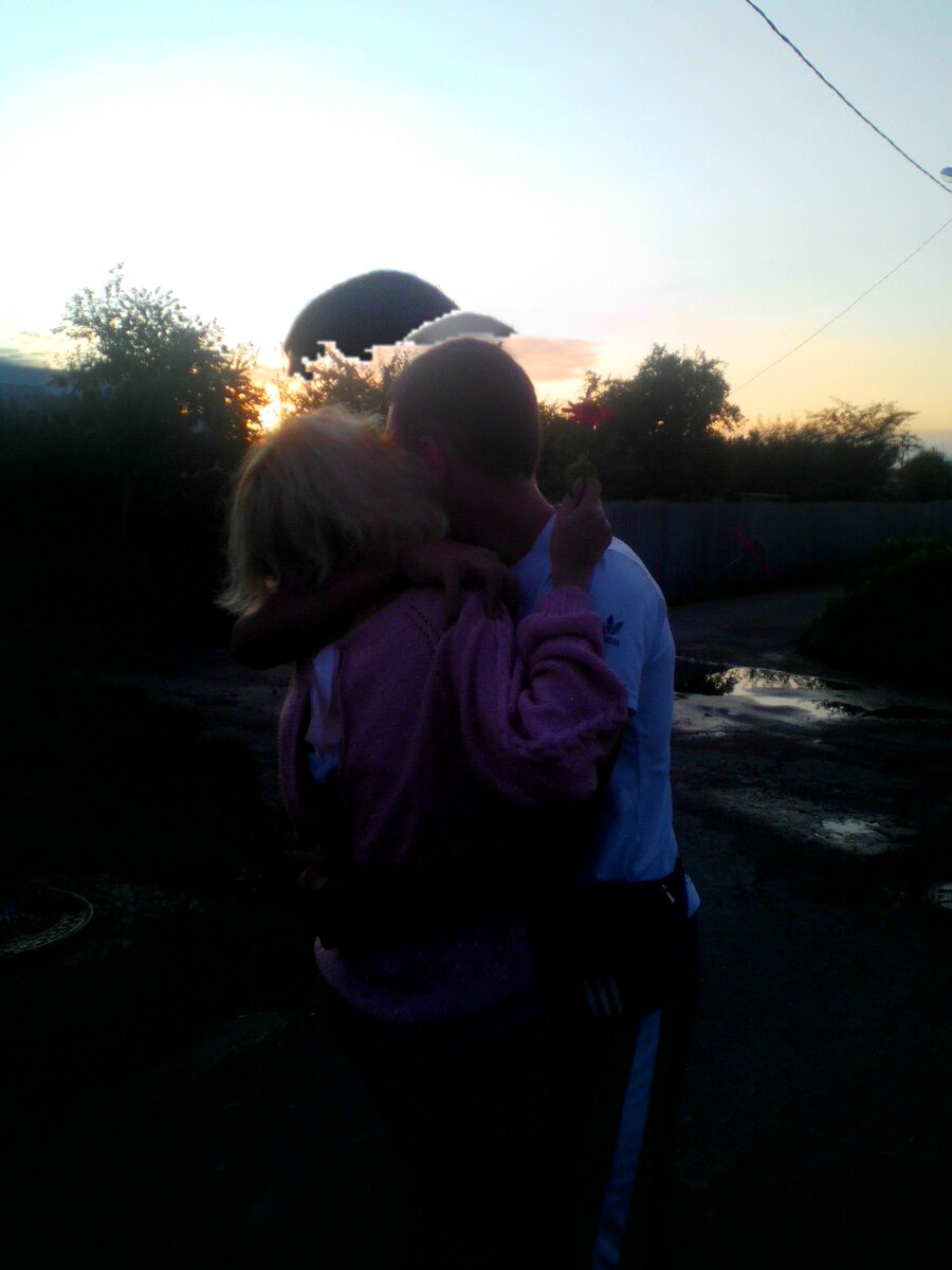                        Я и муж, задний план не ахти, но да ладно)