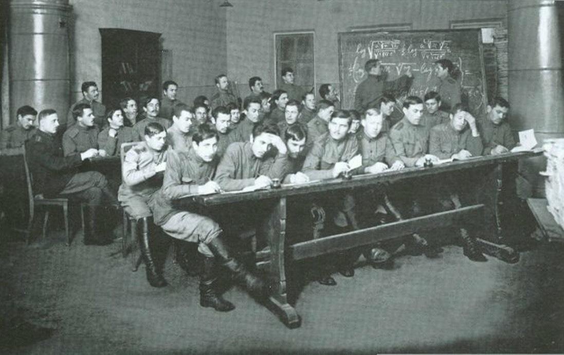 Гимназии при николае 1. Мариинская женская гимназия царское село. Сиротский институт (гатчина) 19 век. Реальные училища 19 века в россии. Церковно-приходская школа 19 века в россии.