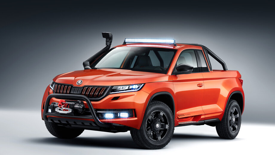 Агрессивный облик подчёркивают шноркель и кенгурятник, 17-дюймовые колёса Rockstar II с внедорожными шинами и особая окраска Sunset Orange, на фоне которой особенно выделяются чёрные детали автомобиля. 
Весной чехи анонсировали превращение кроссовера Skoda Kodiaq в пикап. Пусть и не в серийном виде, а в качестве концепта, построенного студентами профессионального училища Шкоды. И вот шестой уже по счёту ученический проект марки готов. Шоу-кар получил название Skoda Mountiaq.