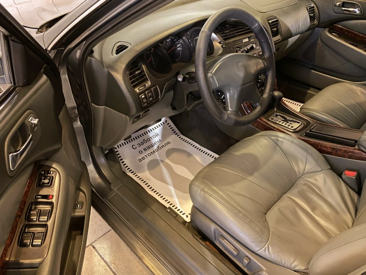 Вы только посмотрите, в каком состоянии салон этого автомобиля 1999 года выпуска!