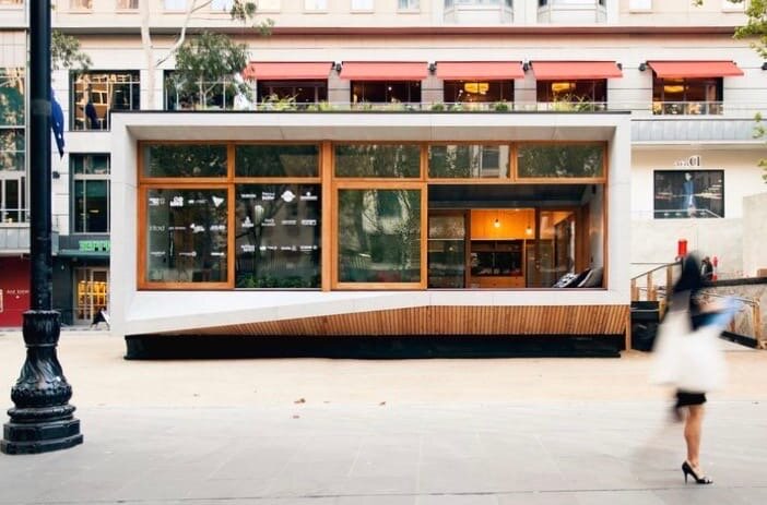  Архитекторы представили дом общественности в городской среде.