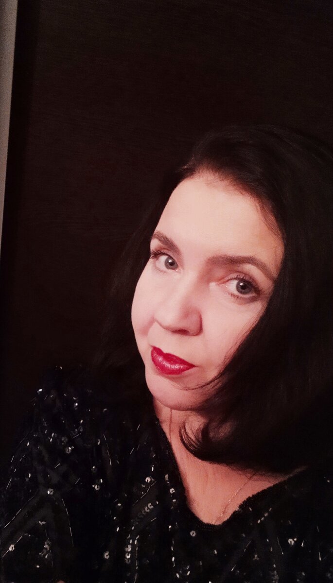 Белая в чёрном