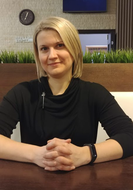 Смотрящий в окно лена обухова. Лена Обухова. Лена Обухова писатель