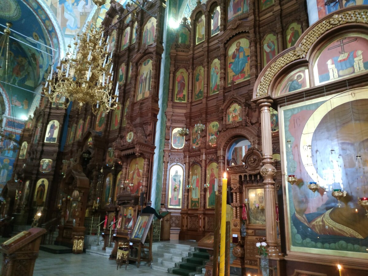 Иконостас.