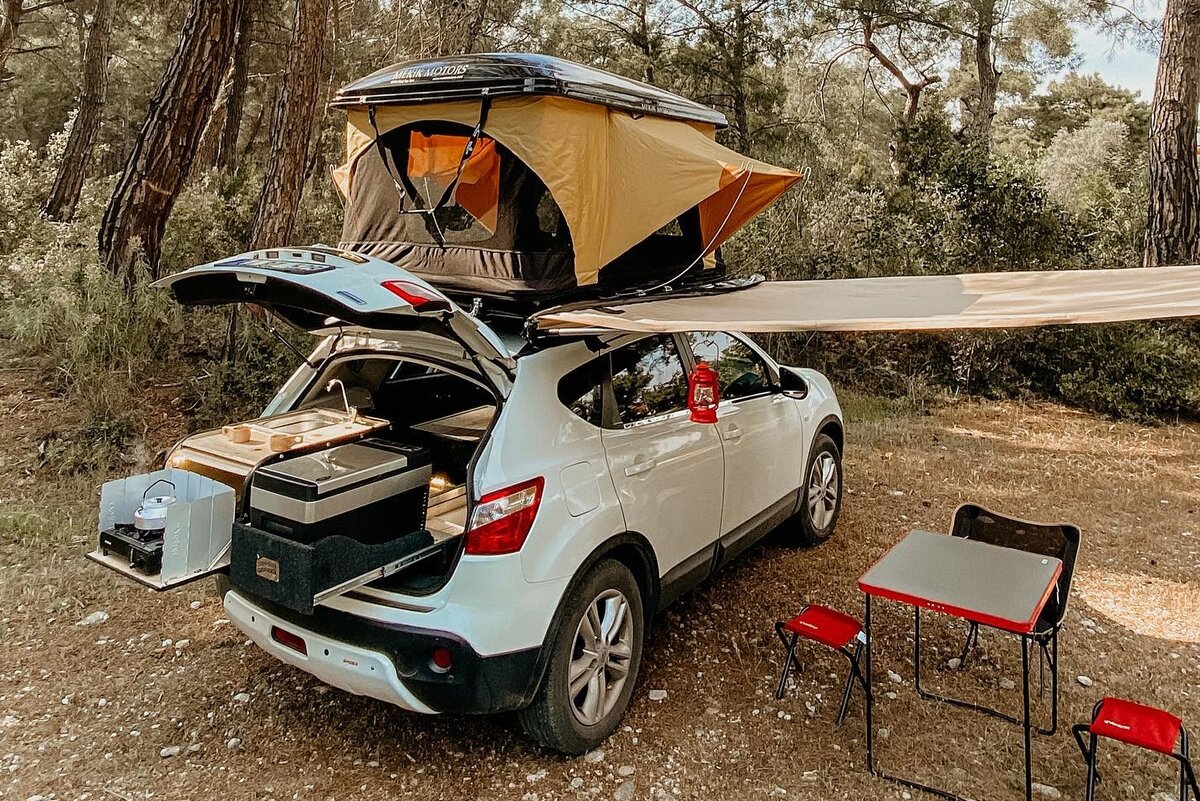 Если в багажник смонтировать кухонный модуль, то получится вполне приличный автодом. фото mekikmotors.com