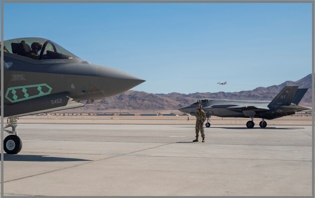 Во время полета из Nellis AFB (штат Невада) два самолета Lightning II недавно выпустили совместные испытательные сборки B61-12 (JTA) во время первой полной системы вооружения F-35A. Поразительно, что одно из испытаний с обновленной ядерной гравитационной бомбой Pantex B61-12 было проведено с использованием боевого 388-го истребительного крыла F-35A с кодировкой HL (серийный номер 18-5452).