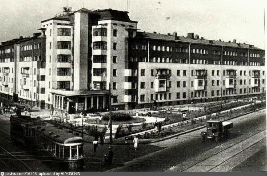 Дом 77 до разворота. Фото 1935 года