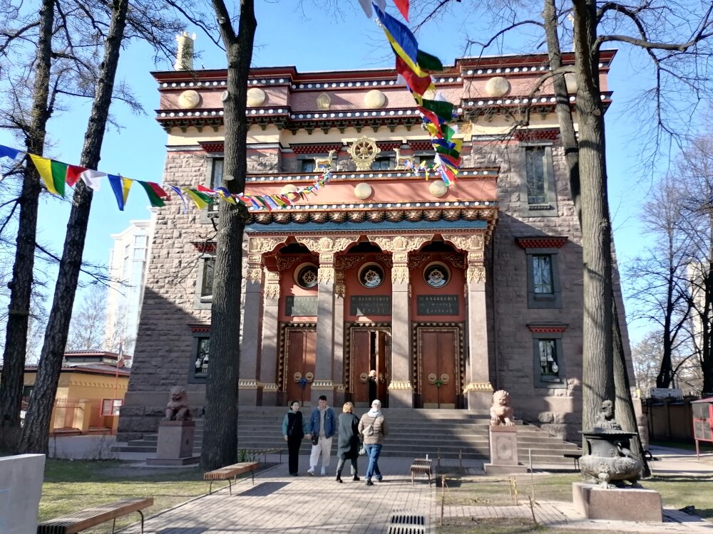 Дацан находится на Приморском пр. 91.