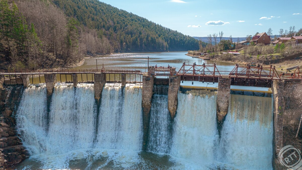 Величественная ГЭС Пороги уже много лет как возглавляет мой личный «ТОП» самых интересных достопримечательностей Урала.