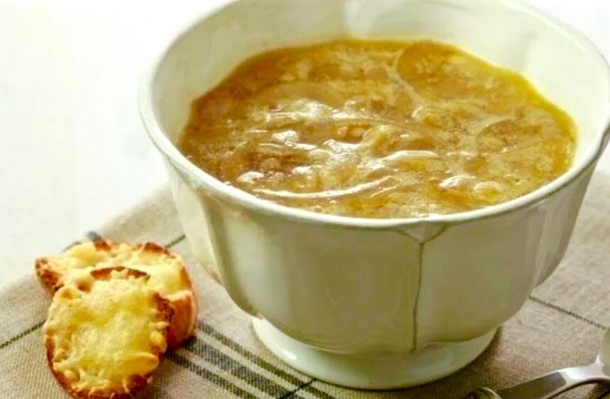 Рецепт лукового супа пошагово с фото. Луковый суп (soupe à l’oignon). Луковый суп — soupe à l’oignon gratinée. Эльфа луковый суп. Луковый суп по испански.