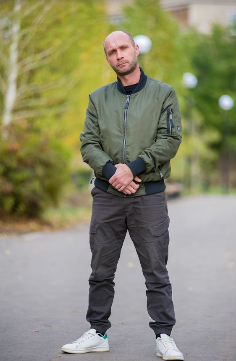 Николай Каяев поднялся со второго этажа на третий в горящую квартиру. Фото: Павел Сагайдак