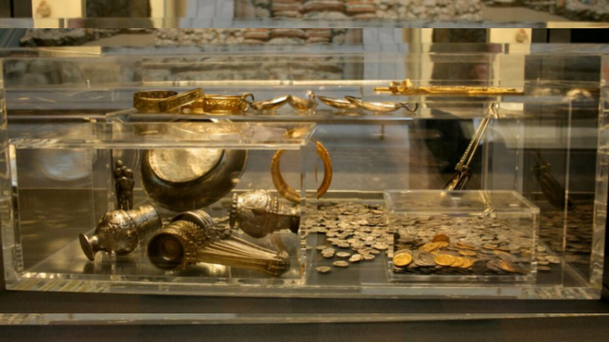 Хоксненский клад, источник фото wikimedia.com