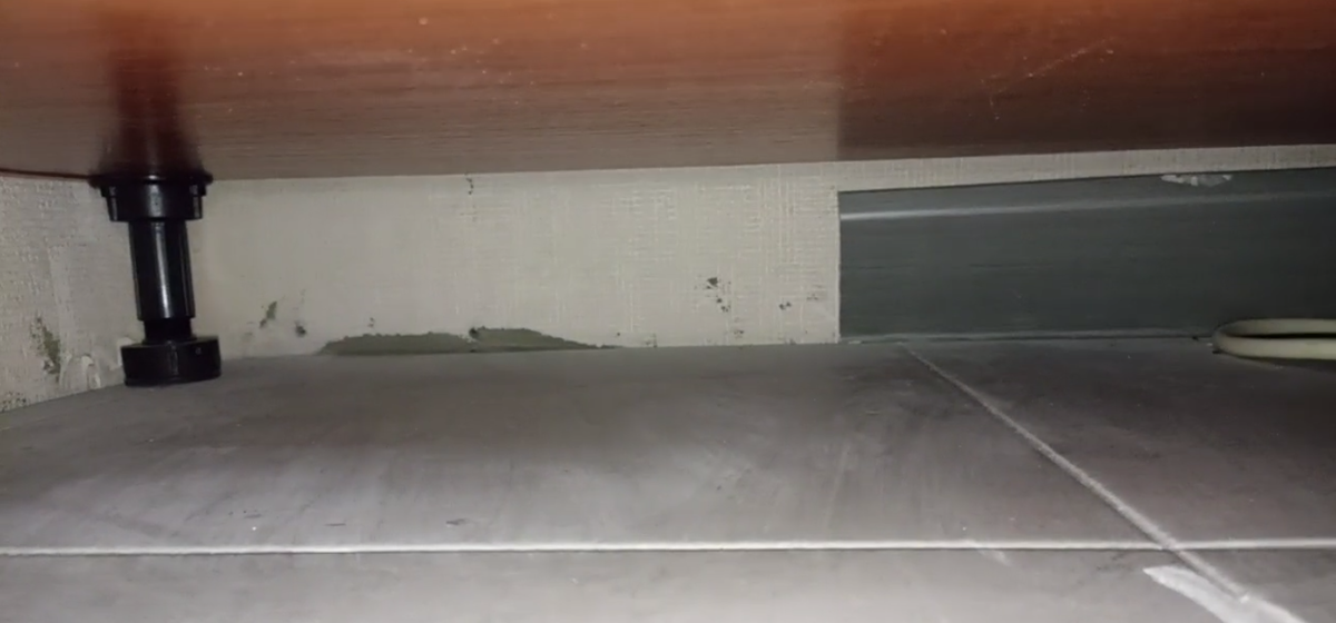 А где плинтус-то? 