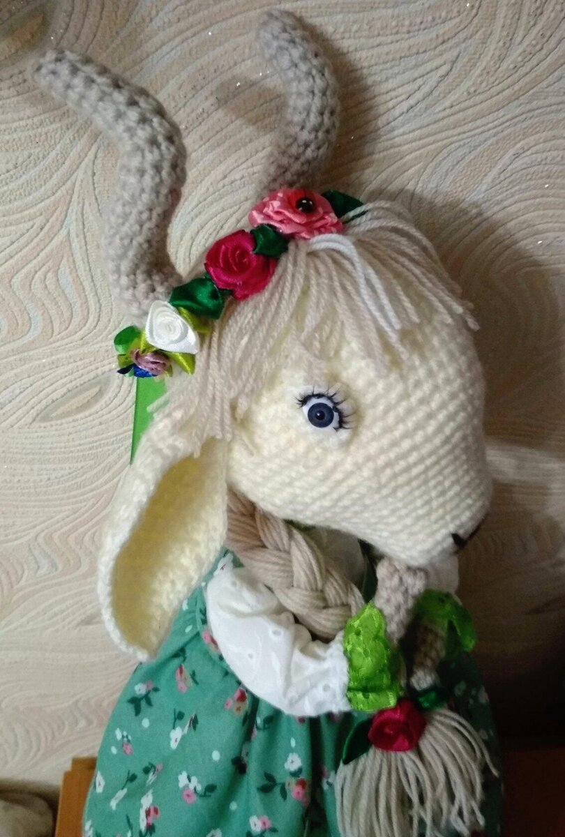 Пряжа Пехорка Детская новинка, крючок №2. Основной цвет белый