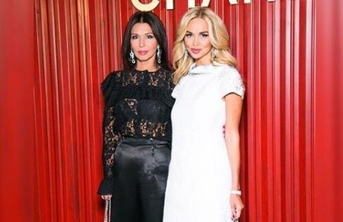 Виктория Лопырева показала снимок со своей молодой мамой