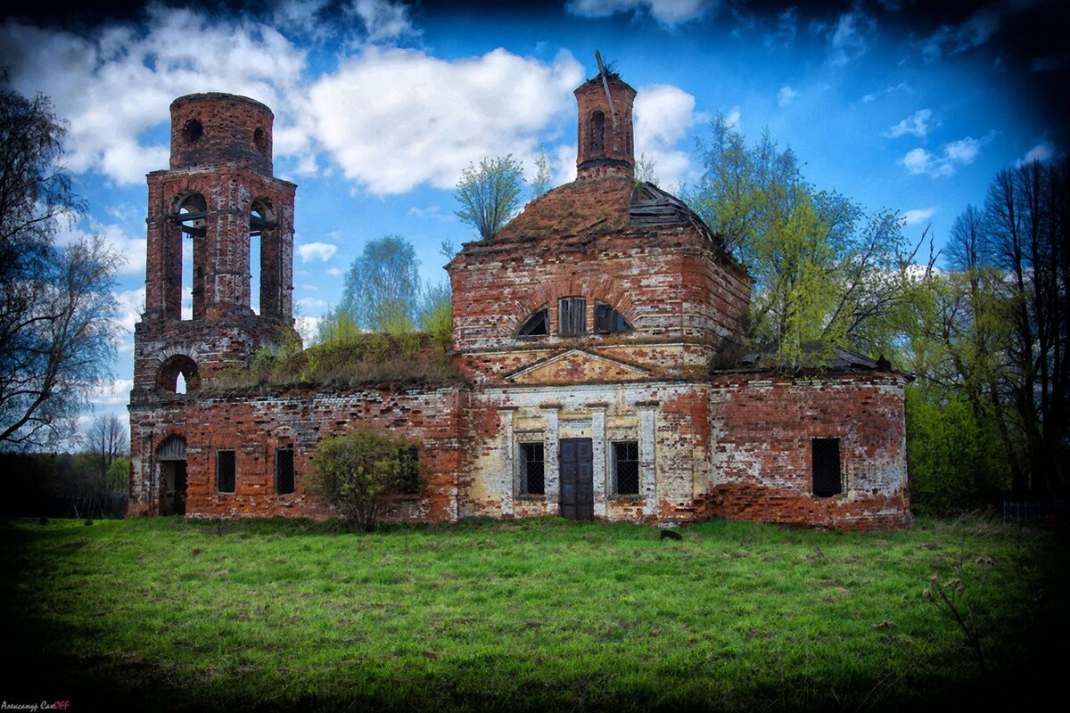 Церковь в деревне