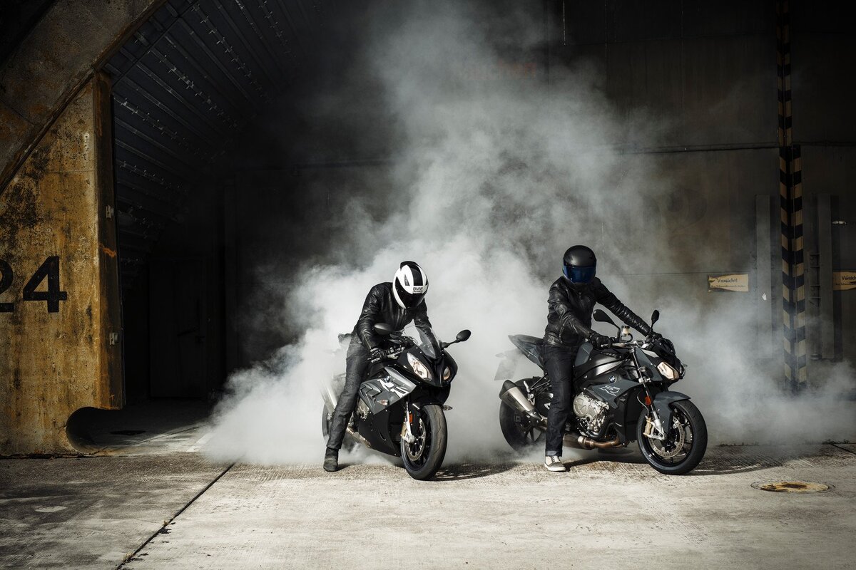 Магические символы, которые пророчат неизбежное удовольствие от вождения — BMW S 1000 R Special Edition.