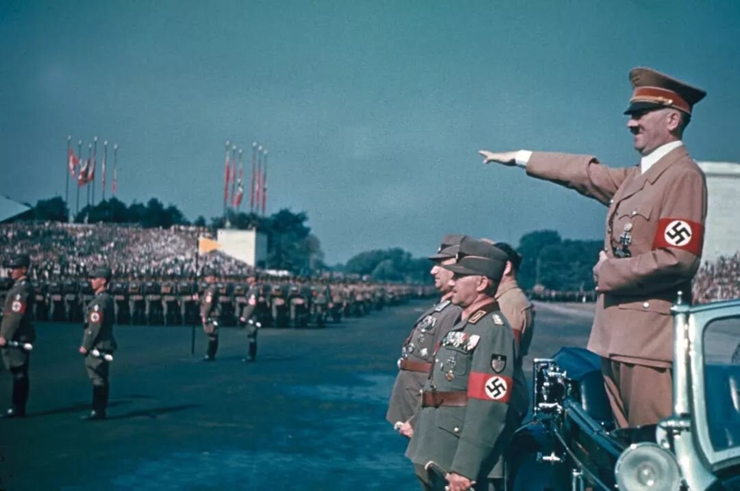 Гитлер в Нюрнберге в 1937 г.