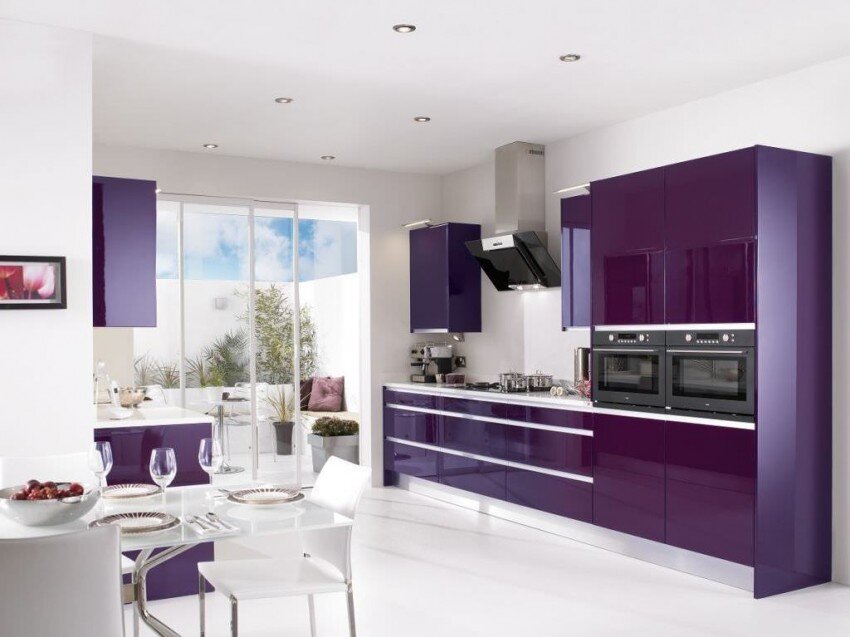 Фиолетовая кухня (24 фото): сочетание цветов в интерьере, обои, пол для кухни в фиолетовых тонах