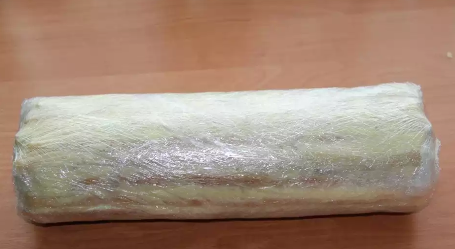 Полено из слоеного теста
