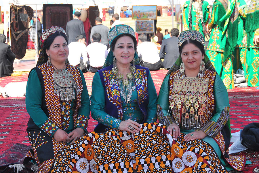 Сколько туркмен. Туркмения туркменки. Туркмения люди туркмены. Белуджи народ Туркменистана. Туркменки амазонки.