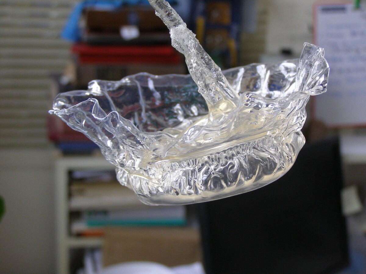 Полимерно-солевые композиции способны гореть, генерировать заряды и давать в результате сложные оксиды с заданными свойствами. Фото: из личного архива Александра Остроушко