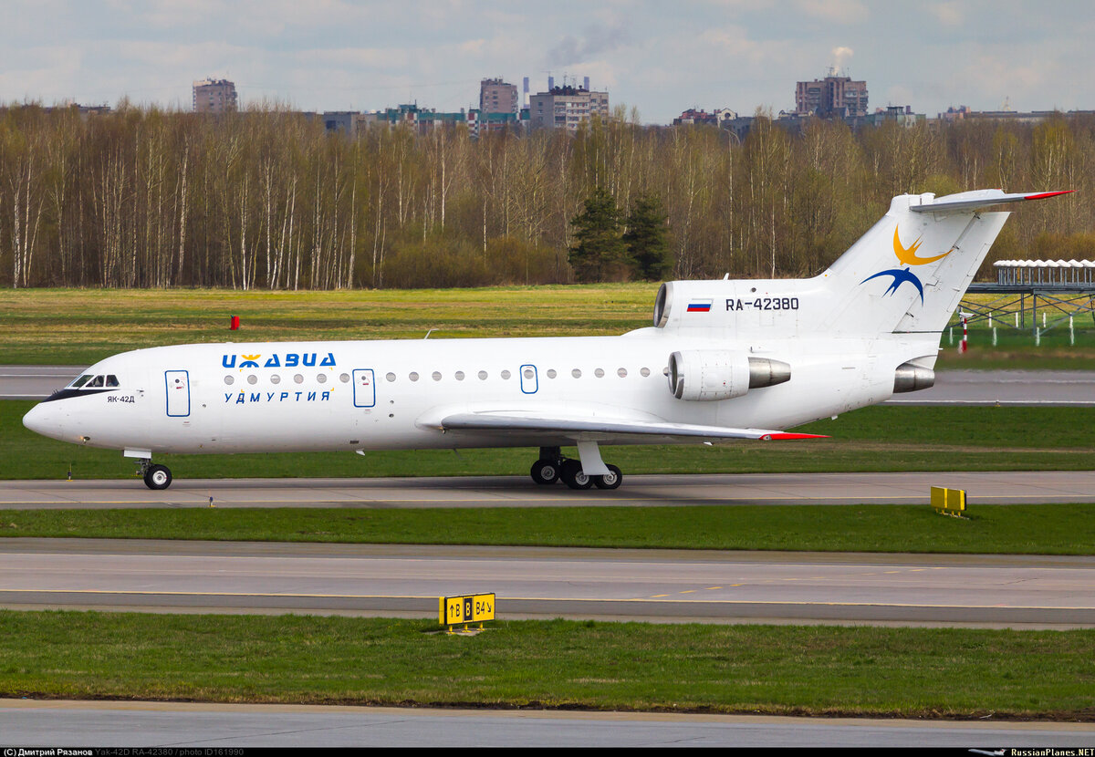 Восемь бортов Як-42Д обеспечивают авиаперевозки у "ИжАвиа"