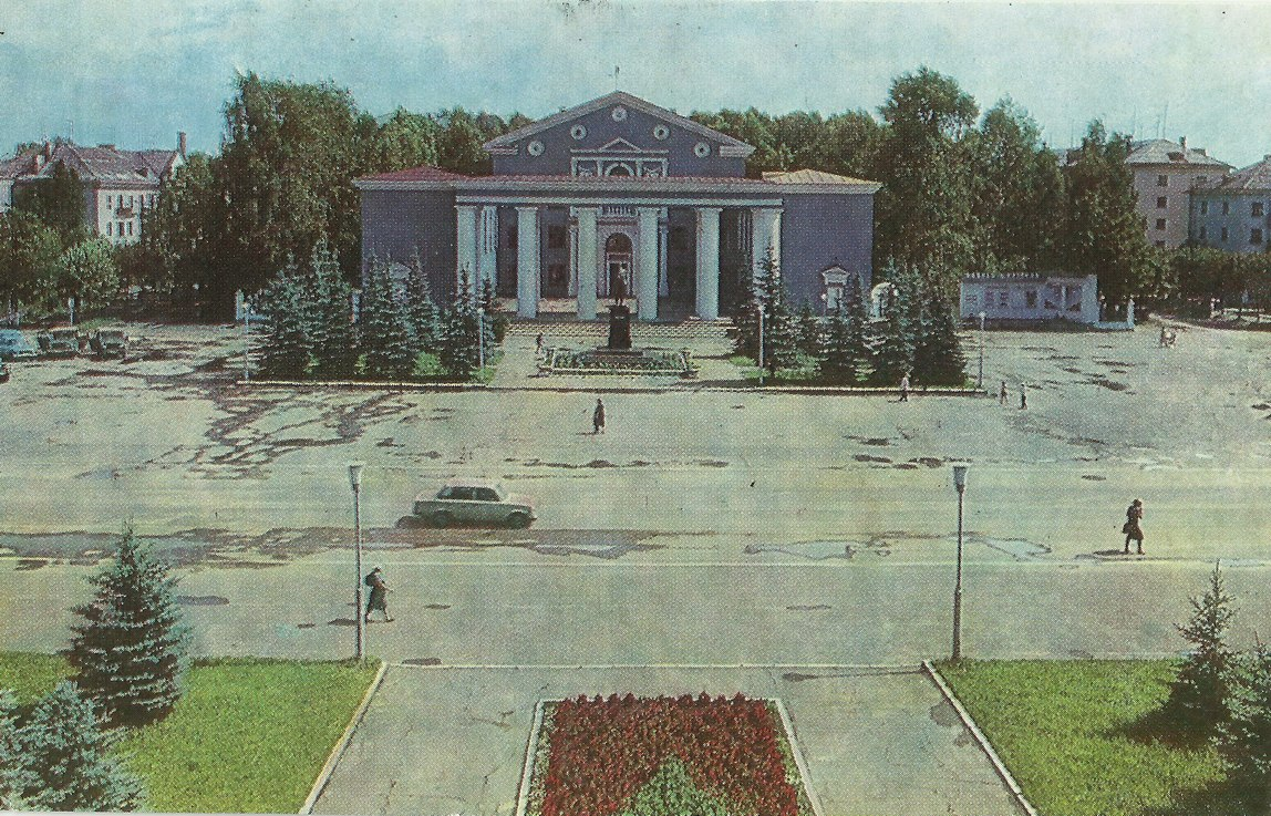 File:Улицы города.JPG - Wikimedia Commons