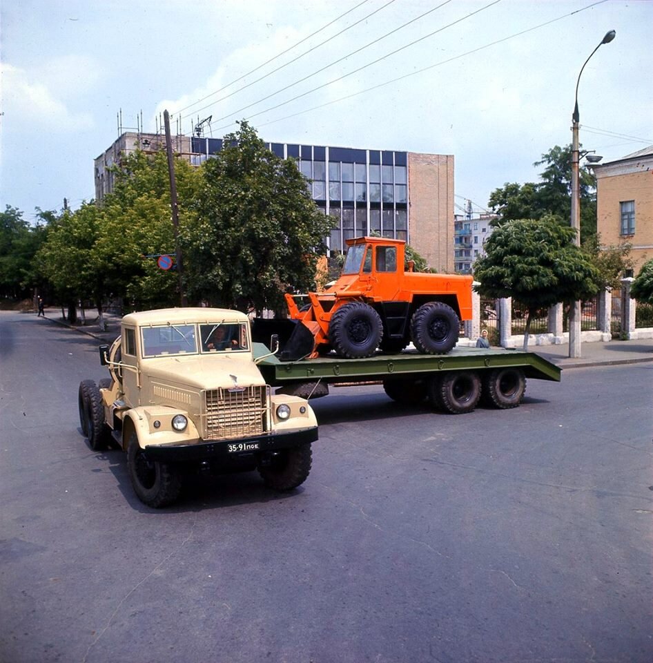 14 фотографий с автомобилями времен СССР | Автокультура CARAKOOM | Дзен