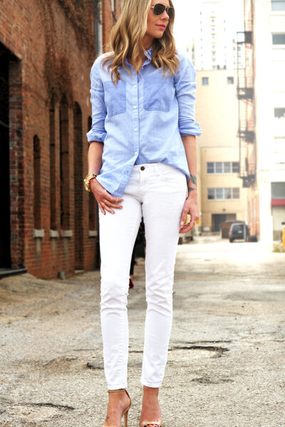 Белые джинсы скинни: с чем сочетать и как носить