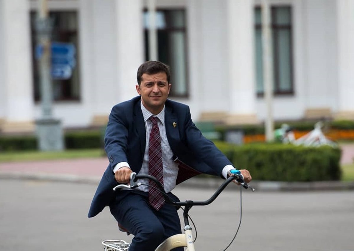https://www.rudenko.kiev.ua/ru/persons/zelenskii-ya-ezdit-velosipede-vi