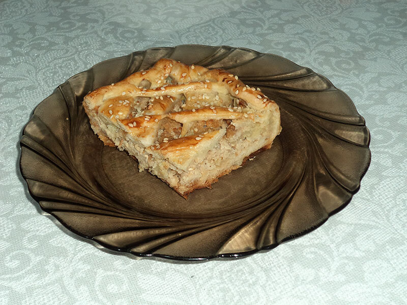 Рыбный пирог из слоеного теста пошаговый рецепт с фото