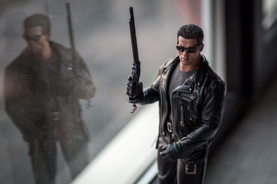 Респект фотографу за отличную работу с отражениями.