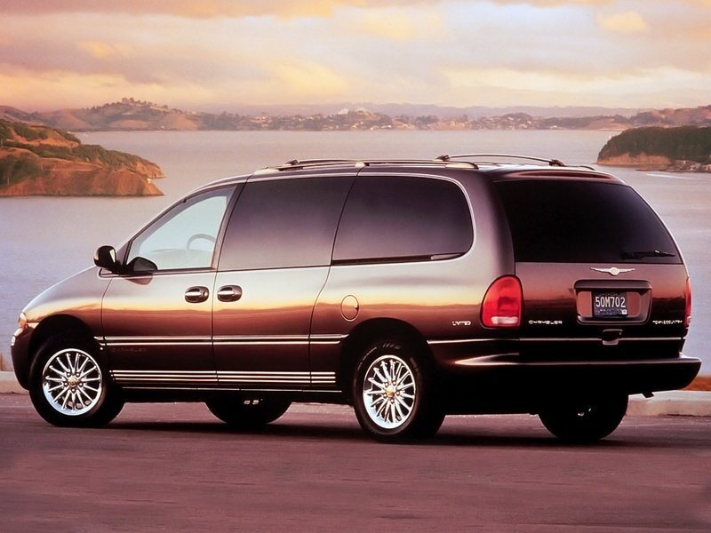 Chrysler Voyager, фотография взята с сервиса Яндекс Картинки. 
