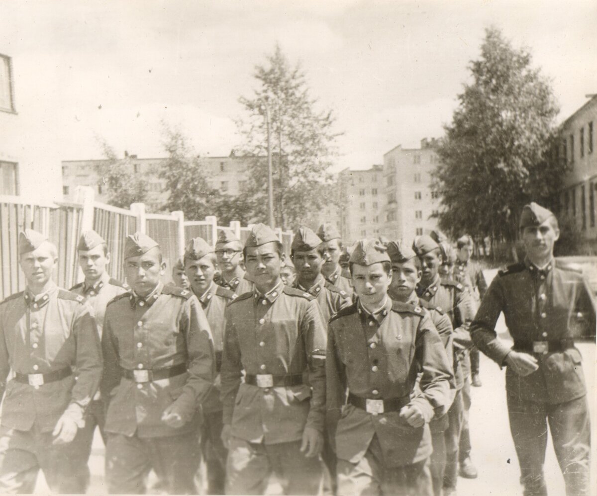 Стой бат. Стройбат войска СССР. Военно-строительные части. Воинские части стройбата. Военно строительный батальон.