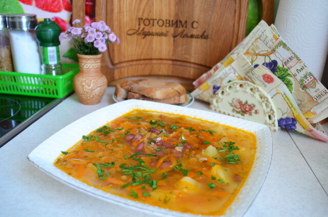 Вкусные супы готовили наши бабушки и мамы, многие рецепты мы передаем из поколения в поколение, а в вашей семье есть такие блюда, которые передаются из поколения в поколение?
Такой старорусский суп готовила моя бабуля, потом и мама.Теперь я с удовольствием готовлю такой суп в своей семье.