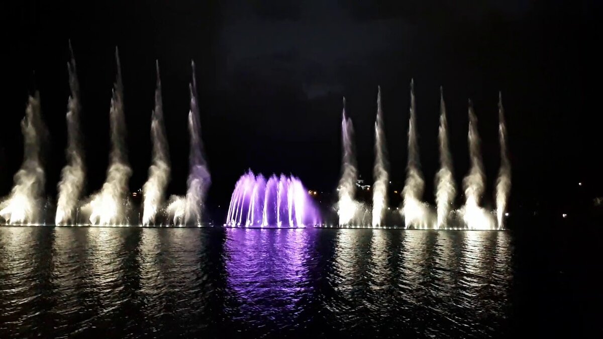 Поющие фонтаны