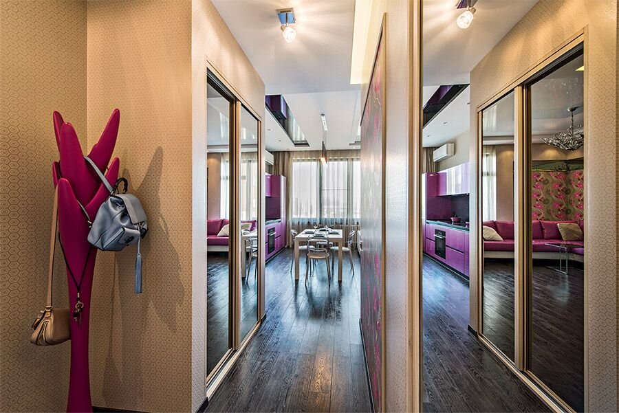 Прихожая. Площадь — 5,6 м². Шкаф — Mr.Doors (Россия). Двери — UNION (Италия). Ламинат — Qweek-Step (Бельгия)