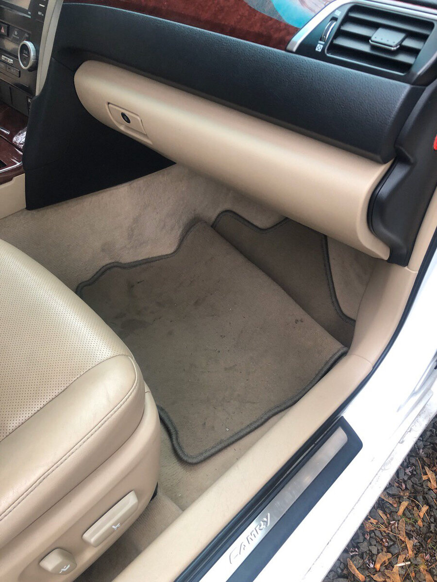 Текстиль свернулся трубочкой и забился в угол