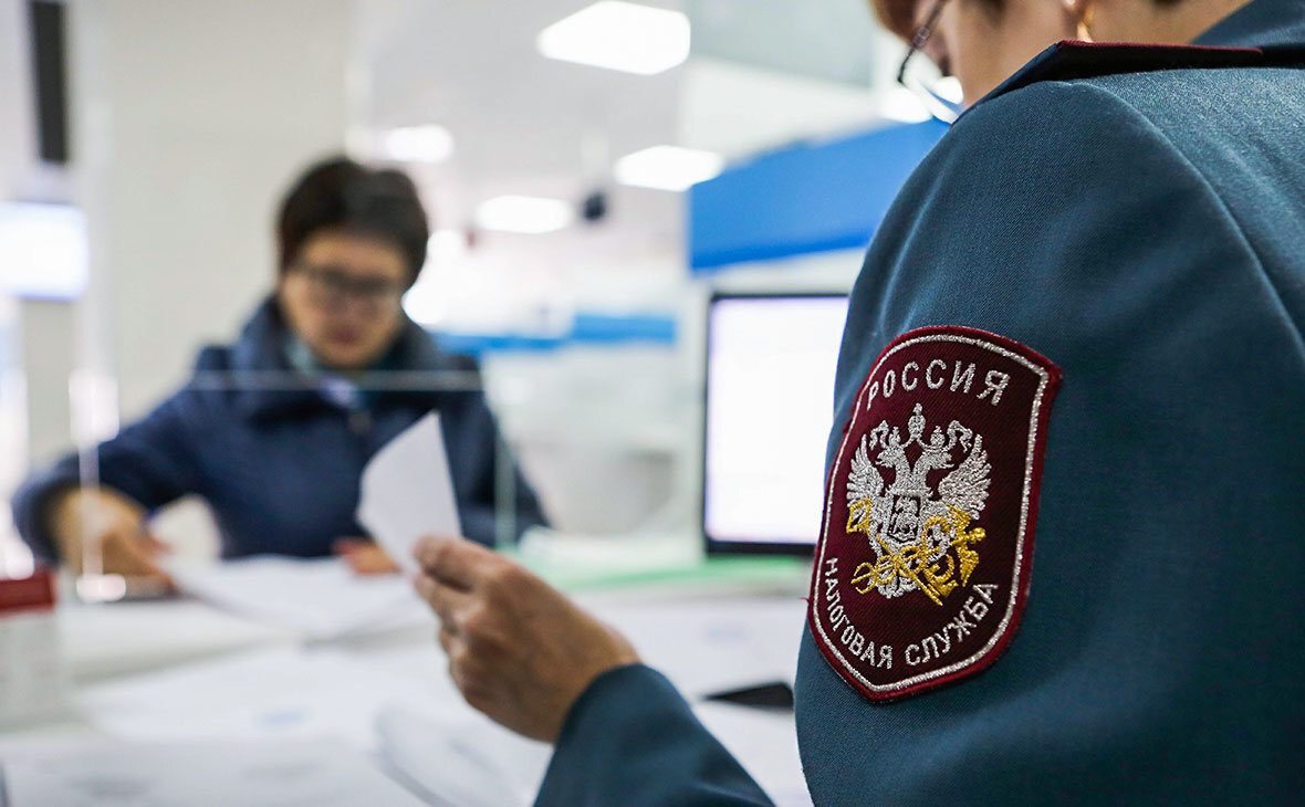 Обратите внимание! 
С 01.01.2019 при направлении документов для государственной регистрации в форме электронных документов, в том числе через МФЦ и нотариуса, уплачивать государственную пошлину не требуется!